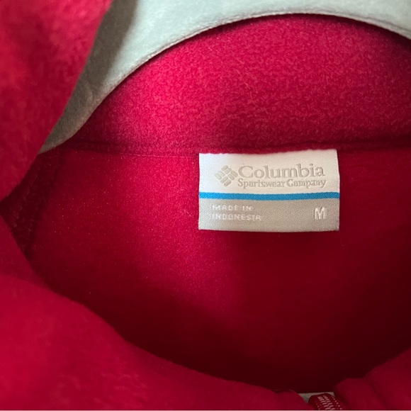 Columbia Women’s Red Fleece Jacket Red Full Zip Closure Size M. - Picture 6 of 6